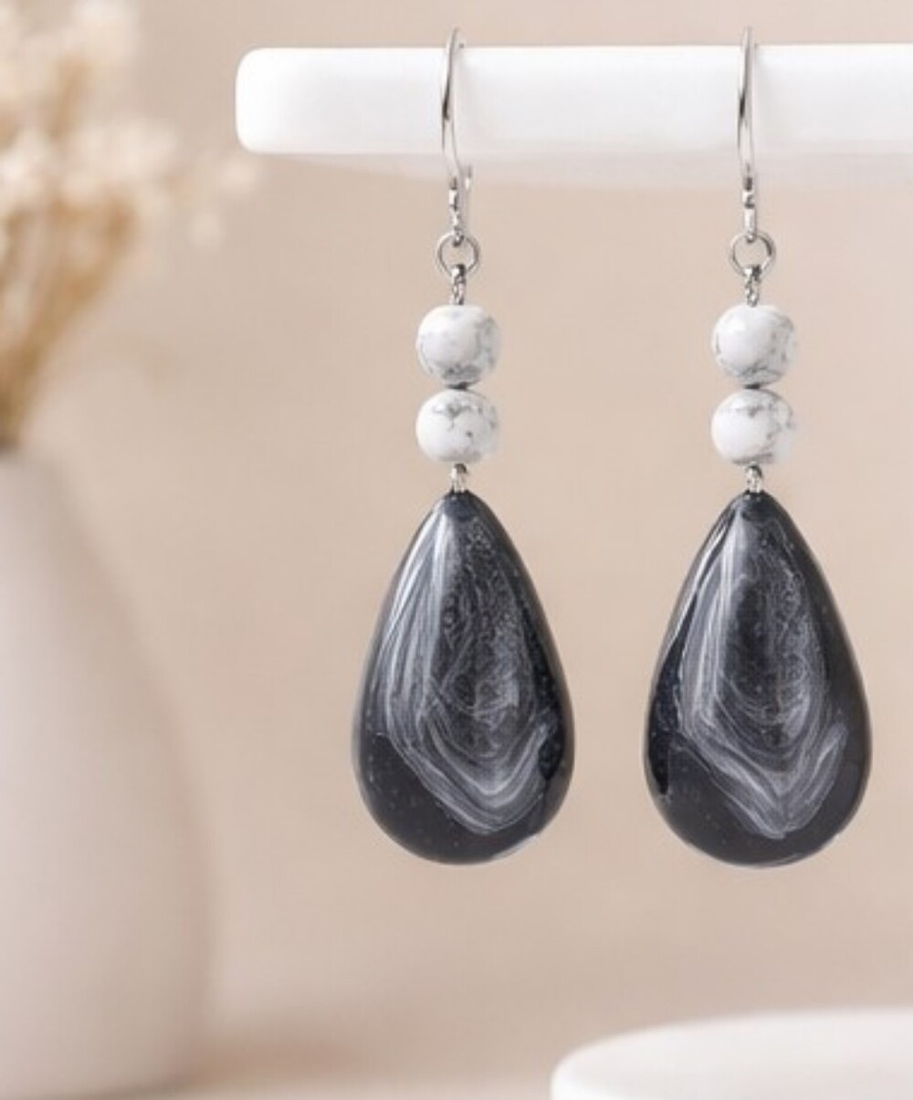 #465 HAND CRAFTED Earrings handcrafted handmade Resin Black White Glass Bead